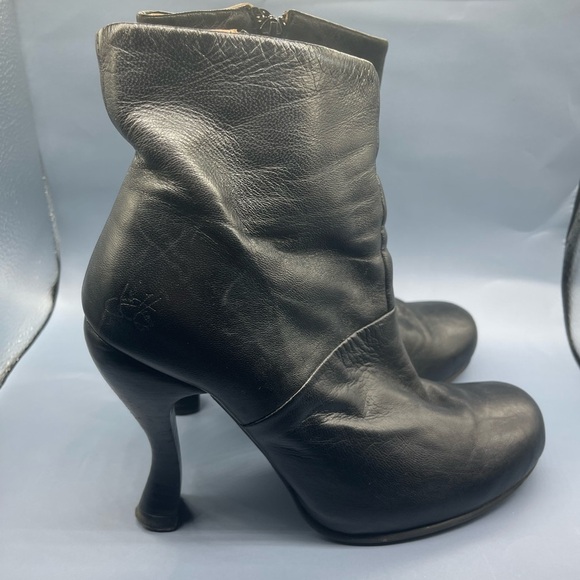 JOHN FLUEVOG ATTENTIONS: JOLIE ZIP BOOTIE, Size 8, Preowned, Hard to Find - Picture 5 of 17